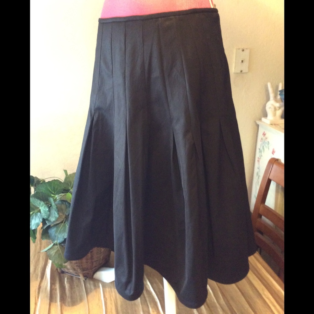 TADASHI SHOJI gorgeous black taffeta skirt.